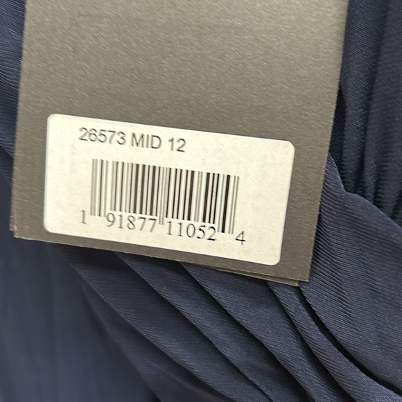 Mac Duggal 26573 NWT Long Sleeve Ruched Jersey V-Neck Gown - Picture 7 of 8